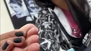 ever wonder what happens when you catch queen kiffa with her tempting 18+ feet exposed