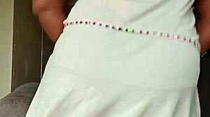 Curvy cutie rides cock cowgirl in homemade ass jiggle action