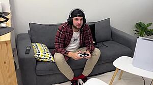 Hey pamela mendoza slurps that huge gamer cock so good