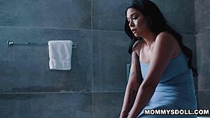 chloe surreal fucks stepmom dana vespoli wild 😈💦👅