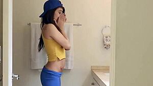 Jizz Faced CFNM Amateur Takes Monster Cock Facial