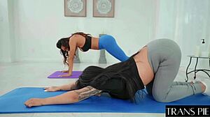 Two shemales share big cock guy hard 🍆💦😈