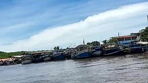 WATCH MY CUCK HUBBY SEE OTHER STUDS FUCK US ON THE BOAT!