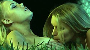 i can't resist monique alexander's public strapon fuck outdoors