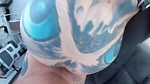 Slide into her ass then sniff dirty cock 😈🍑