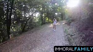 Påskeprank blir til tjukk Alexiss ville fitte-slikking og doggy nytelse