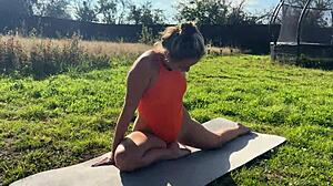 i did hot yoga outside n he shoved dick deep in my mouth omg