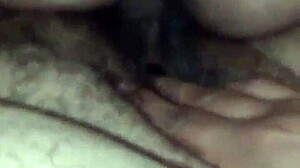 FAT latina GIMIENTO de placer as she SHAKES her big ASS