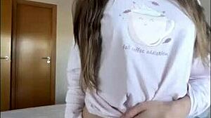 coño peludo de hijastra monta polla hasta ordeñar semen!!