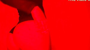 damn, check out this emo girl's massive perfect ass 😍🍑