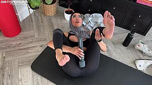 Aaliyah Yasin Caught Facial Cumshot
