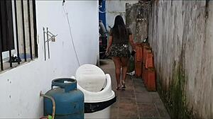 tenho fetiche de arregaçar minha buceta no câmbio do carro alex lima me pegou no flagra e já enfiou a rola grande no meu cu