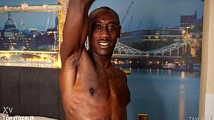 Valentina Bianco endures rope anal gaping