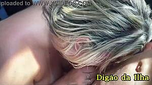 Fudendo essa loira rabuda gostosa de quatro com o gabicarlos digão da ilha!