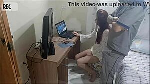 safada without panties lets net tech fuck her tight ass hard