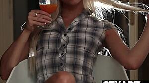 stunning blonde fingers and licks gorgeous brunette pussy in steamy lesbian sex