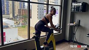Latinas sweaty gym workout turns into steamy ass pounding doggystyle session 😏💦🍑🔥
