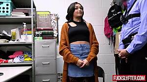 runaway teen hides in mall shop to steal food