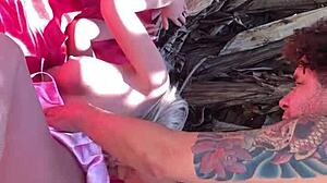 inteada vadia de quatro dando cu com sex toy putinha