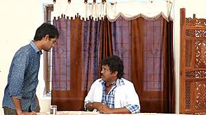 ippadi oru kolutha aunty ya yaru vandamnu soluvanga mother-in-law fat kiss 😵