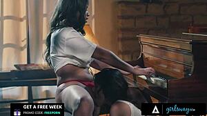 Chanel Camryn licks pretty Scarlett Alexis pussy on piano! 👅🎹💦