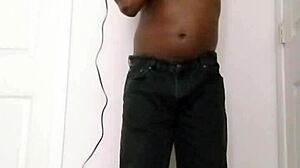 wanna watch me shave my pussy then join my private jerk off session??