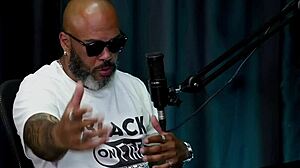 minha história começou com o binho ted preso, organizando tudo e falando da importância do homem no sexo... natzinha morena no sheer red