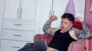 New gym girl gets horny with trainer for first day doggystyle pounding 🏋️‍♀️💦