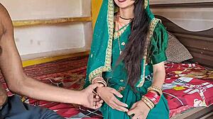 wow pados wali bhabhi looks insane in green sari getting chudai pounded