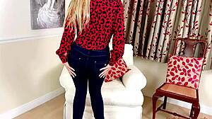 damn lucy gresty looks so hot fingering in those skintight jeans 💦