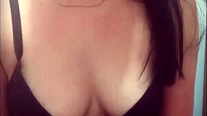 ¡Espiando a la profesora argentina meando en público durante viaje a México!