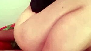 dude, i chatted up this hot indonesian milf in the afternoon and ended up banging her sweaty ass till she was drenched 😏