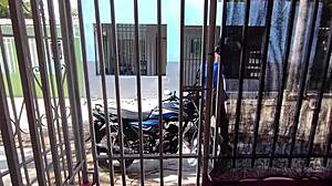 a mi inocente hijastra le meto mi verga gorda en su culazo hasta que grita de placer casero real