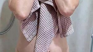 Amateur Homemade Naked Cleaning Lady Housewife Strips for Wild Household Service!