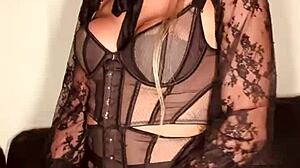 paloma veiga acorda trans cheia de tesão querendo foder com seu pau duro