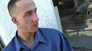 this 18 year old amateur really enjoys dickriding on mofozo com