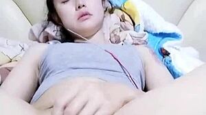 Masturbation Machine Makes Amateur Squirting Orgasm In Intense Solo Session