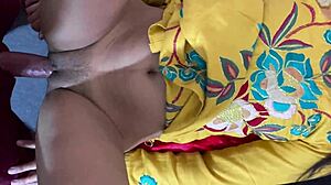 Desi bhabhi screams during villager fuck with Hindi audio