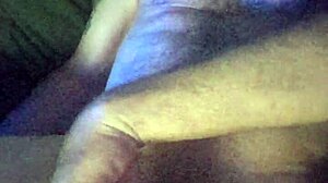 WATCH GAZZADOMM WANK THAT DADDY COCK HARD!!