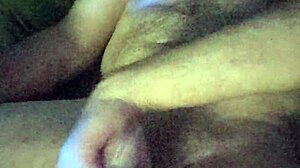 WATCH GAZZADOMM WANK THAT DADDY COCK HARD!!