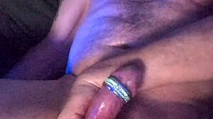 WATCH GAZZADOMM WANK THAT DADDY COCK HARD!!