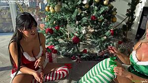 aaliyah and sally's candy cane lick fest with wet pussy kissing and orgasms!! 🎄👅💦