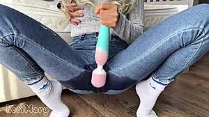 i'm obsessed with this asian teen squirting in panties