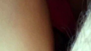 oye, esta vecina madura curvy latina me invita pa' doggystyle en su casa