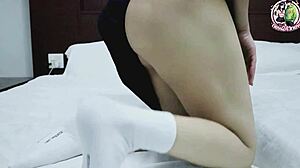 thai schoolgirl fingers wet pussy on cam 😍📹