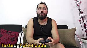 olha só essa coroa peituda deixando o amigo do filho louco de tesão