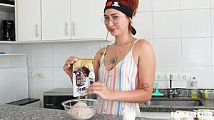ruvinha... uh she did threesome with friends on her bday... hot!!