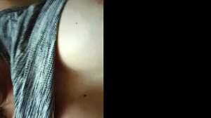 me n her masterbating til he cums on my tits💦