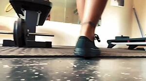 spy on that giantess towering during intense fetish workout.