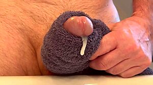 WATCH ME STROKE COCK TO MASSIVE CUMSHOT ORGASM CLOSE-UP!